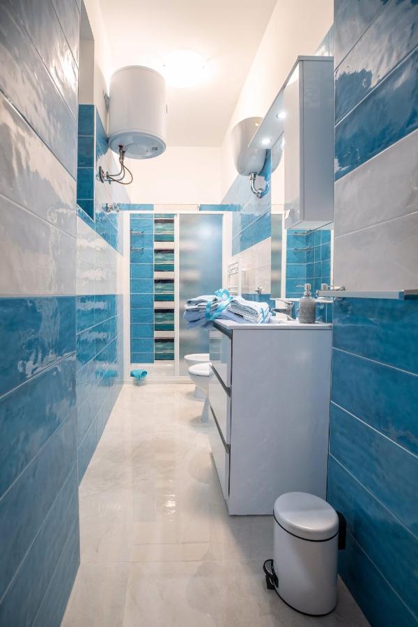 New In!Amalie At Santa Lucia Apartment Naples Luaran gambar