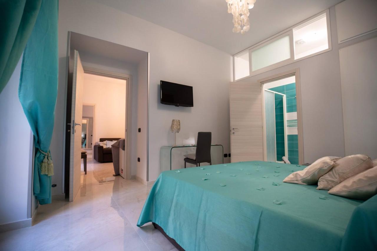 New In!Amalie At Santa Lucia Apartment Naples Luaran gambar