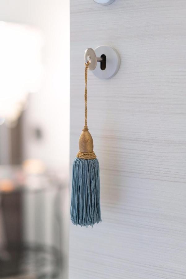 New In!Amalie At Santa Lucia Apartment Naples Luaran gambar