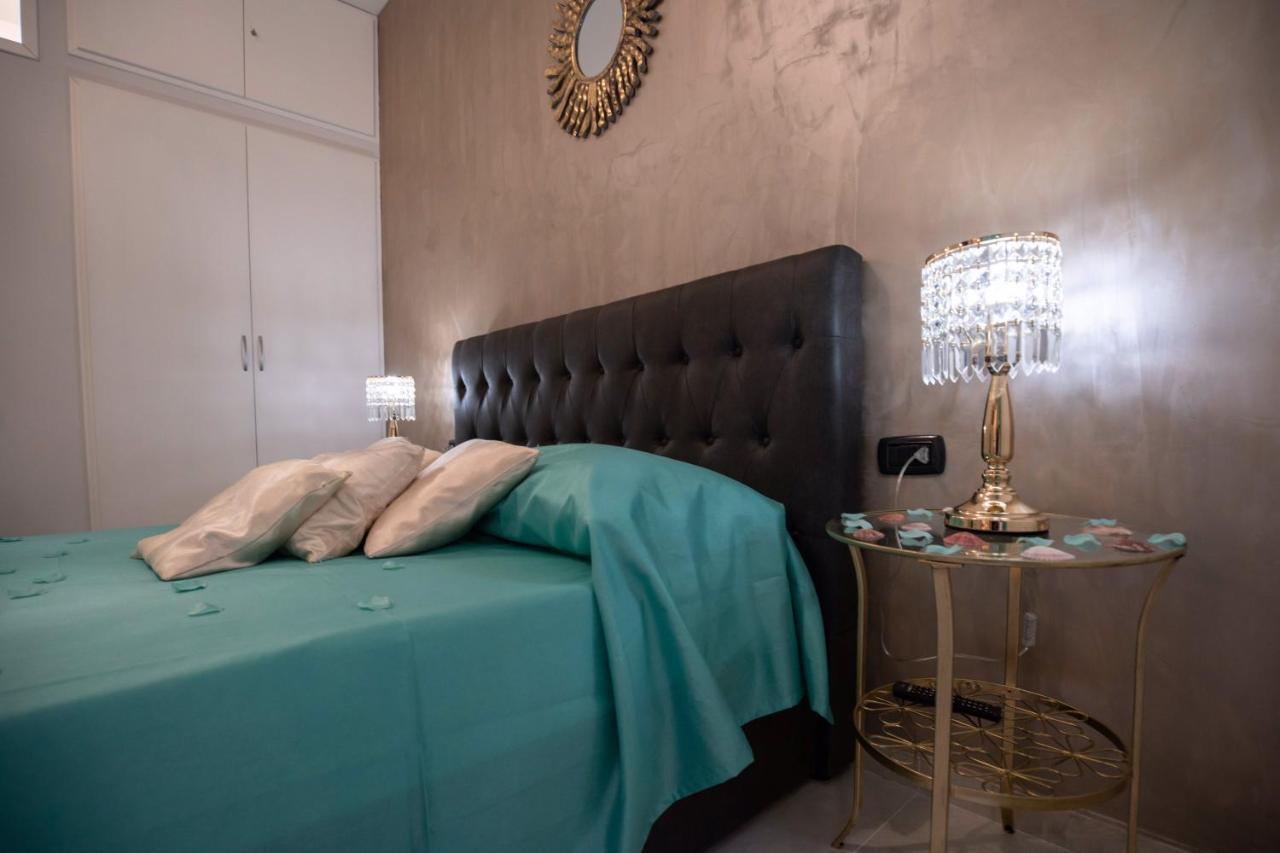 New In!Amalie At Santa Lucia Apartment Naples Luaran gambar