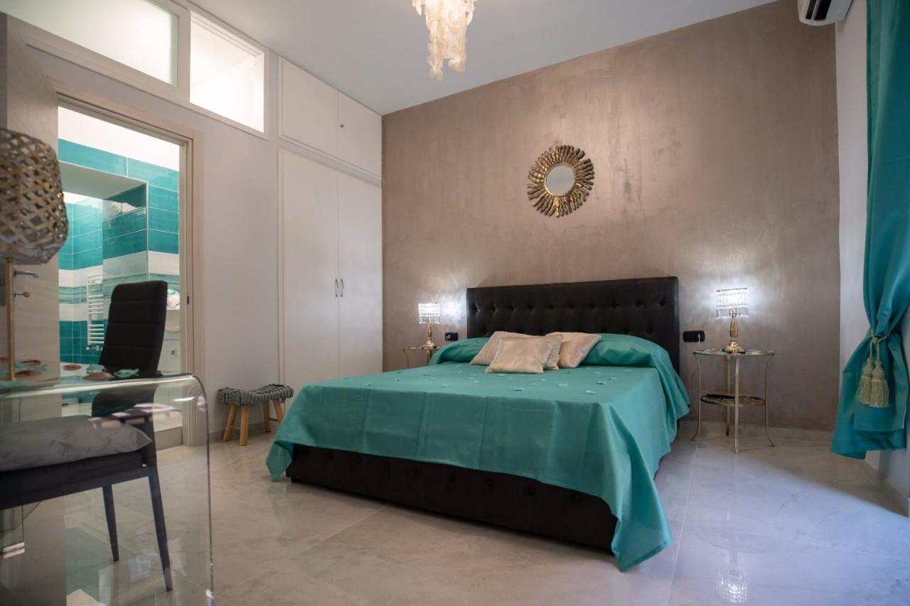 New In!Amalie At Santa Lucia Apartment Naples Luaran gambar